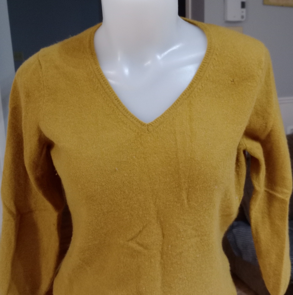 100% cashmere cozy sweater, Nice Mustard  colour